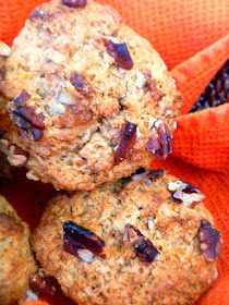 Orange Spice Muffins: Warm and toasty spices mixed with vibrant orange bring in the flavors of fall to your morning meal! - Slice of Southern