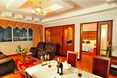 TOP Những Khách Sạn Hàng Đầu Gần Biển Đà Nẵng Medium_Executive-Suite-2