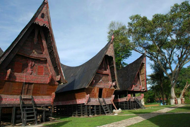 traditional houses in indonesia