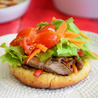  Carnitas com arepas