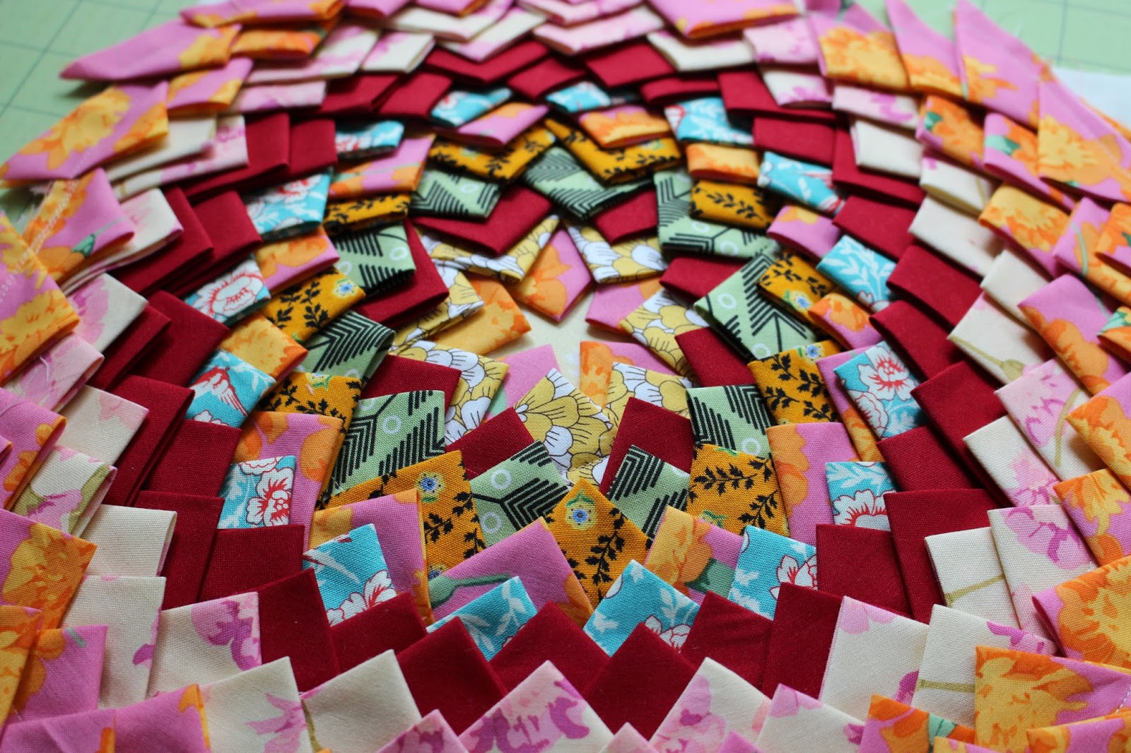 Selvage Blog: Pine Burr Quilt