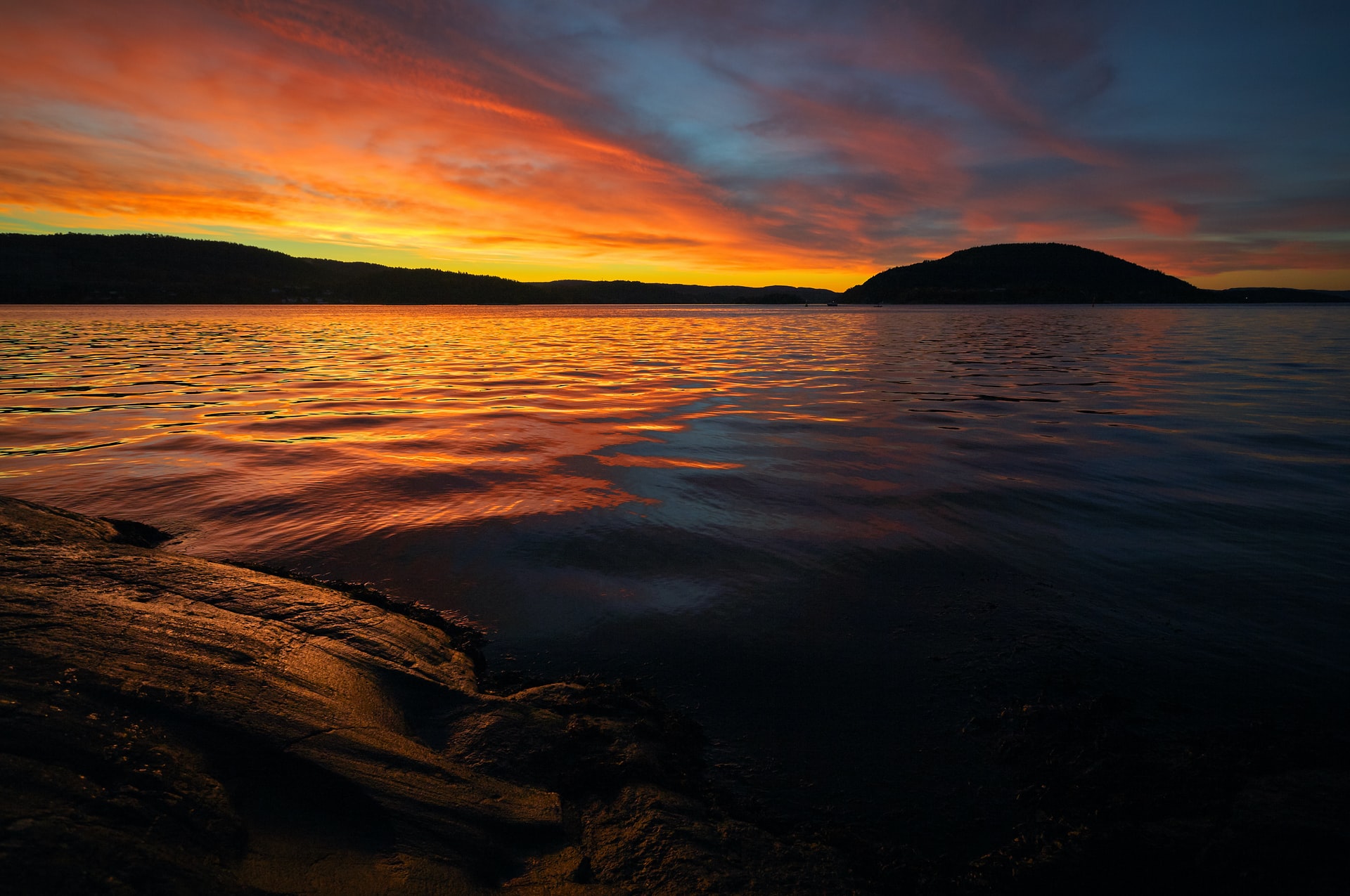 50+ Mentahan Background Quotes Keren Kualitas HD Siap Pakai - Raina.id