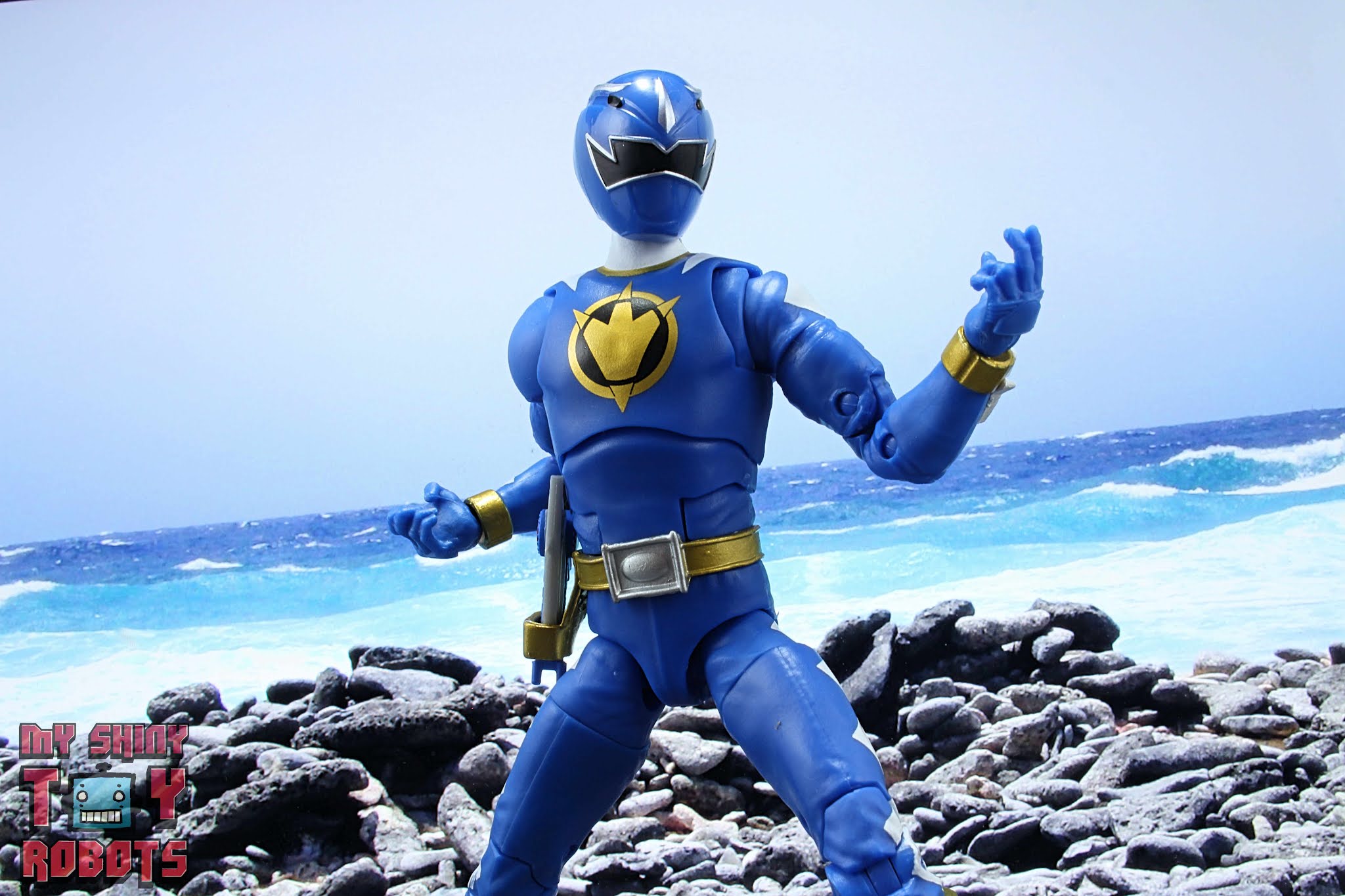 Toybox REVIEW: Power Rangers Lightning Collection Dino Thunder Blue Ranger.
