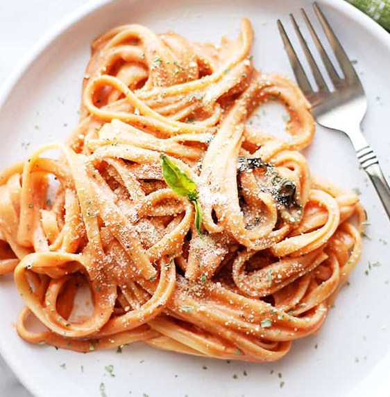 Only 25 Minutes to Make! Creamy Tomato One Pot Pasta Only 25 Minutes to Make! Creamy Tomato One Pot Pasta