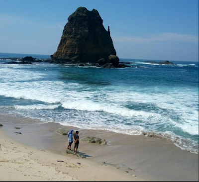 Wisata Pantai Papuma Jember