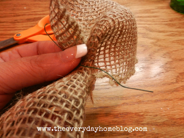 Burlap Wreath Instructions by The Everyday Home #burlap #wreaths #crafts #DIY #michaels