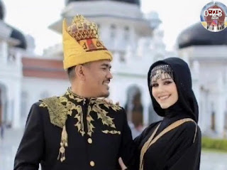 Viral! Wanita Bule Cantik Prancis Jatuh Cinta Pada Pria Aceh lalu Memeluk Islam dan Menikah Viral! Wanita Bule Cantik Prancis Jatuh Cinta Pada Pria Aceh lalu Memeluk Islam dan Menikah
