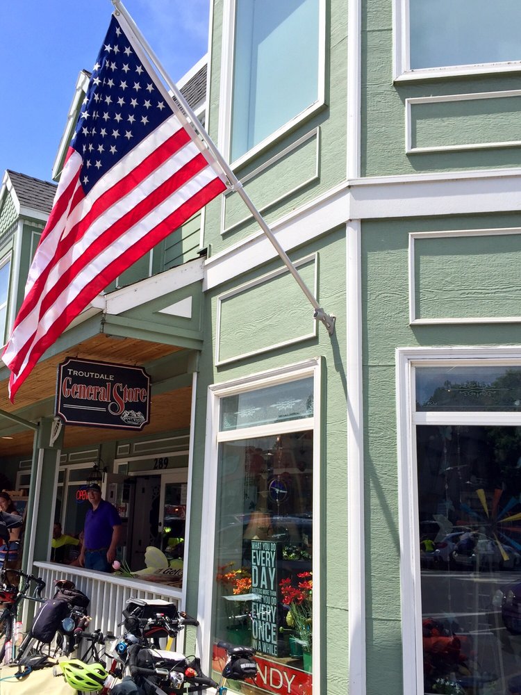 Lady Linda ♡ A Visit to the Troutdale General Store