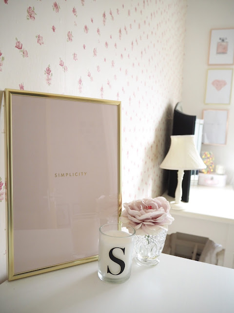 Room tour of my feminine pink spare bedroom with grey and gold interiors and floral decor