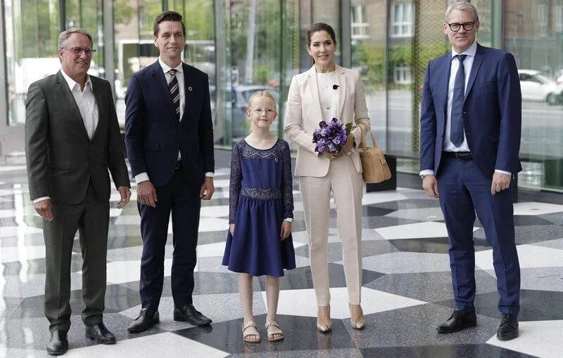 Crown Princess Mary wore a beige one button lapel collar blazer suit and jogging fit trousers from Massimo Dutti