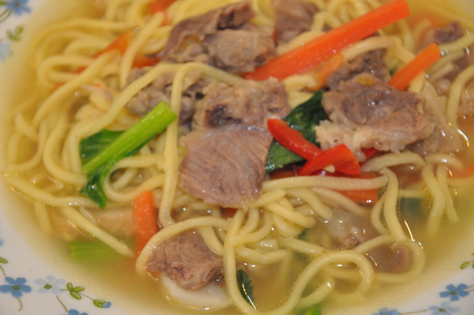 Mai Sepinggan: MEE SUP- MEE SUP - MEE SUP DAGING SEDAP!!