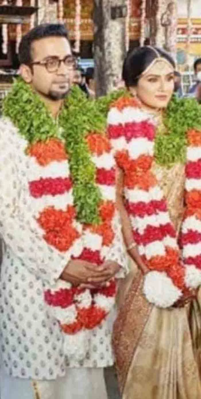 Actor Mohanlal and his wife Suchitra shine at the wedding of businessman Ravi Pillai's son, Guruvayoor, Guruvayoor Temple, Mohanlal, Marriage, Actor, Cinema, Business Man, Kerala, Video, News