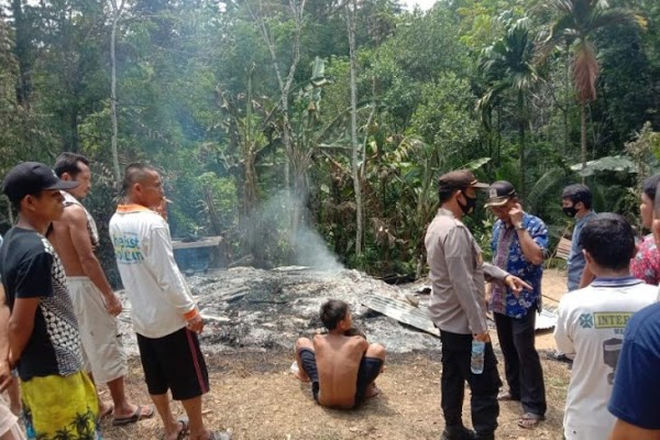 Rumah Terbakar di Gunungsitoli, Satu Anak Tewas Rumah Terbakar di Gunungsitoli, Satu Anak Tewas