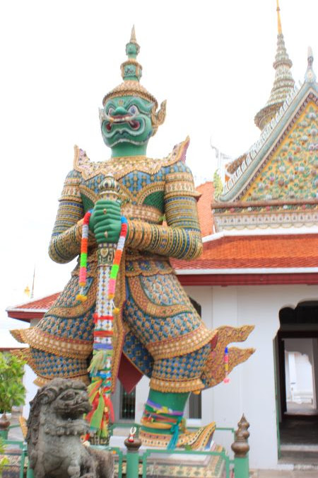 ทัวร์เที่ยวไทยไปให้รู้ดู ยักษ์ใหญ่ที่วัดพระแก้ว ตำนานประวัติรูปปั้นหน้า ...