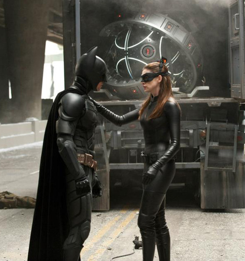 The Bat Channel! Pictures Anne Hathaway as Catwoman in The Dark Knight Rises