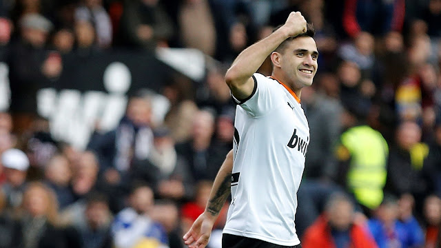 فالنسيا يحقق الفوز على برشلونة فالنسيا يحقق الفوز على برشلونة