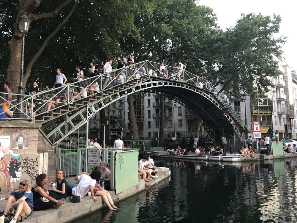 Yksi kuuma yö Pariisissa 13 Yksi kuuma yö Pariisissa 12