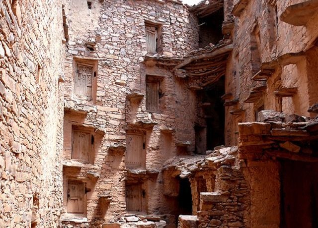 الامازيغ أول شعب شيد بنايات ذات أربعة طوابق بافريقيا حسب نايجل وردن ـ صور P1080483