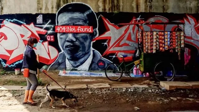 Di Saat Polisi Sibuk Kejar Pelaku, Wali Kota Tangerang Justru Apresiasi Mural Jokowi '404 Not Found' di Daerahnya