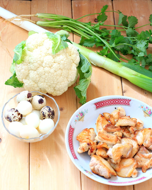 Cauliflower , chicken and cheese gratin