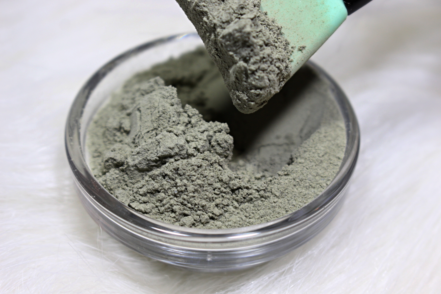 How to DIY Natural Face Mask with Green Clay Powder? | January Girl