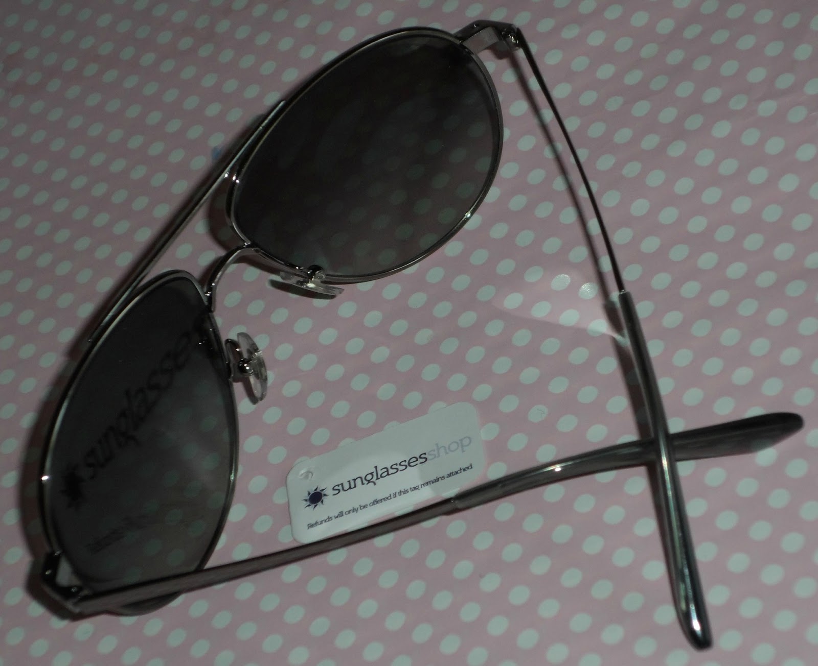 Lunettes De Soleil Vogue - Monture Noire, Verres Gris Dégradé, Style Enveloppant - Occasion