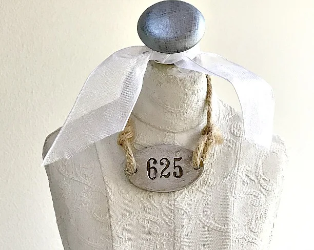 DIY mannequin to hold jewelry