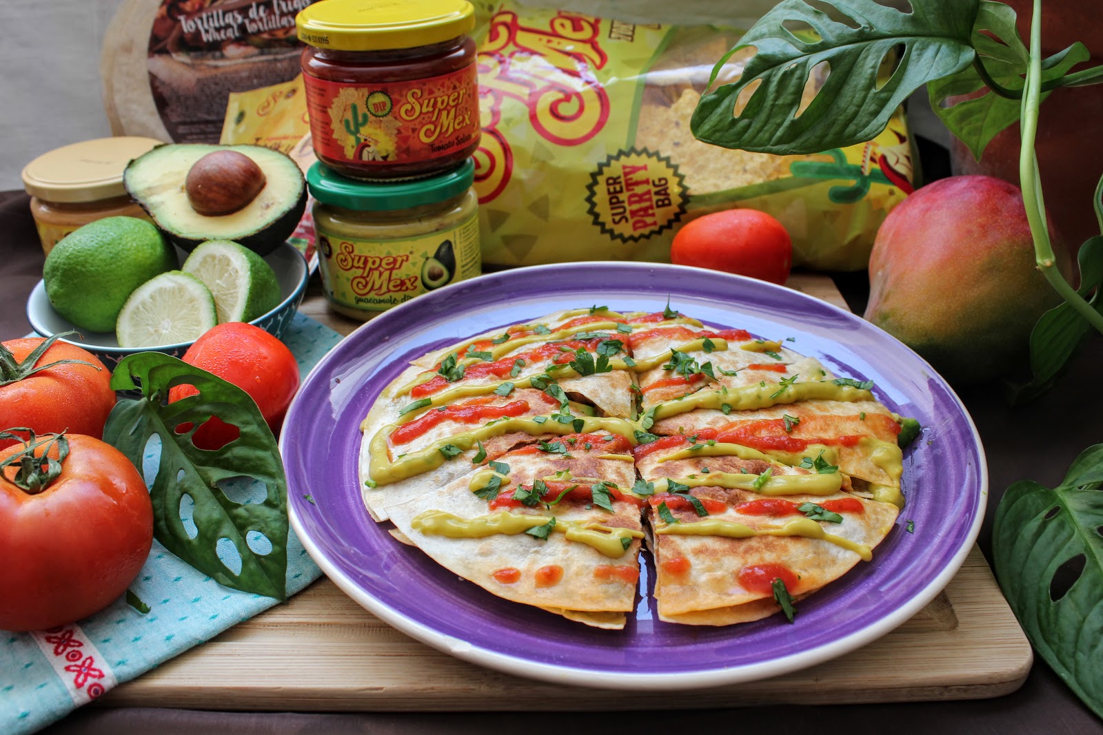 Quesadillas de Carne Adobada y Aguacate Cocinando con las Chachas