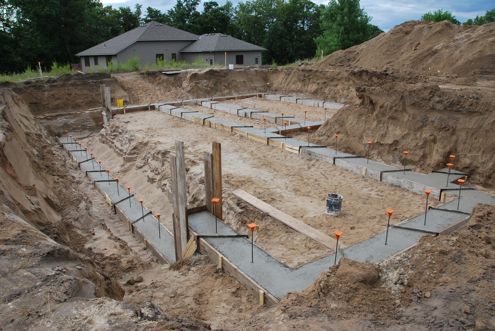 A New Home for the Dunn Family Days 2 thru 17 Footings & Foundation