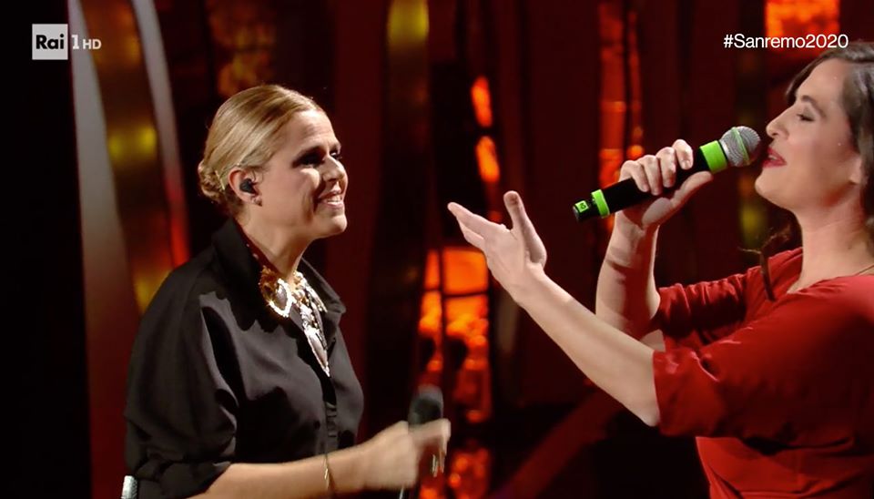 [VÍDEO] Itália: Tosca vence a terceira gala do 'Festival di Sanremo