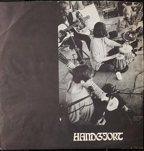 Merch Trad Gras Och Stenar