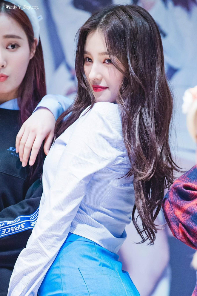 clip nancy lộ ngực 2