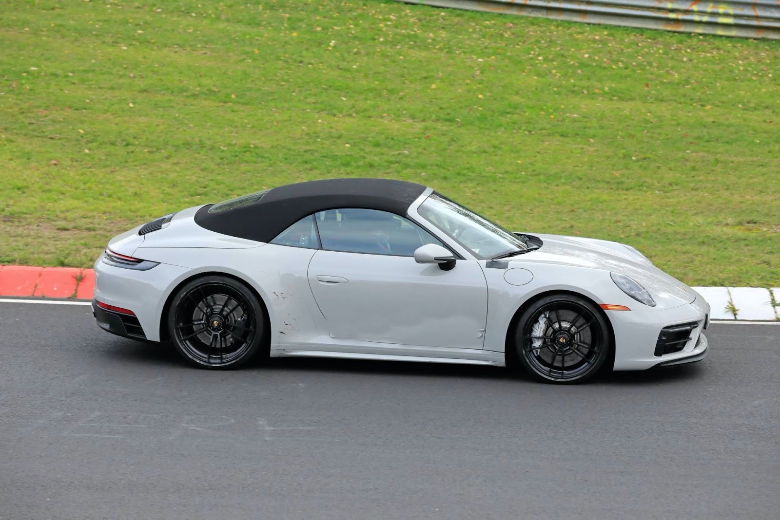 Diario Automotor: Porsche 911 GTS Cabriolet 2020 espiado sin camuflaje