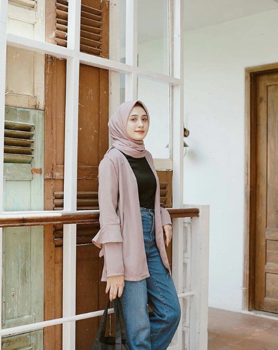 √ 31 Gaya Foto Hijabers Cantik ala Instagrammer Terbaru dan Terpopuler