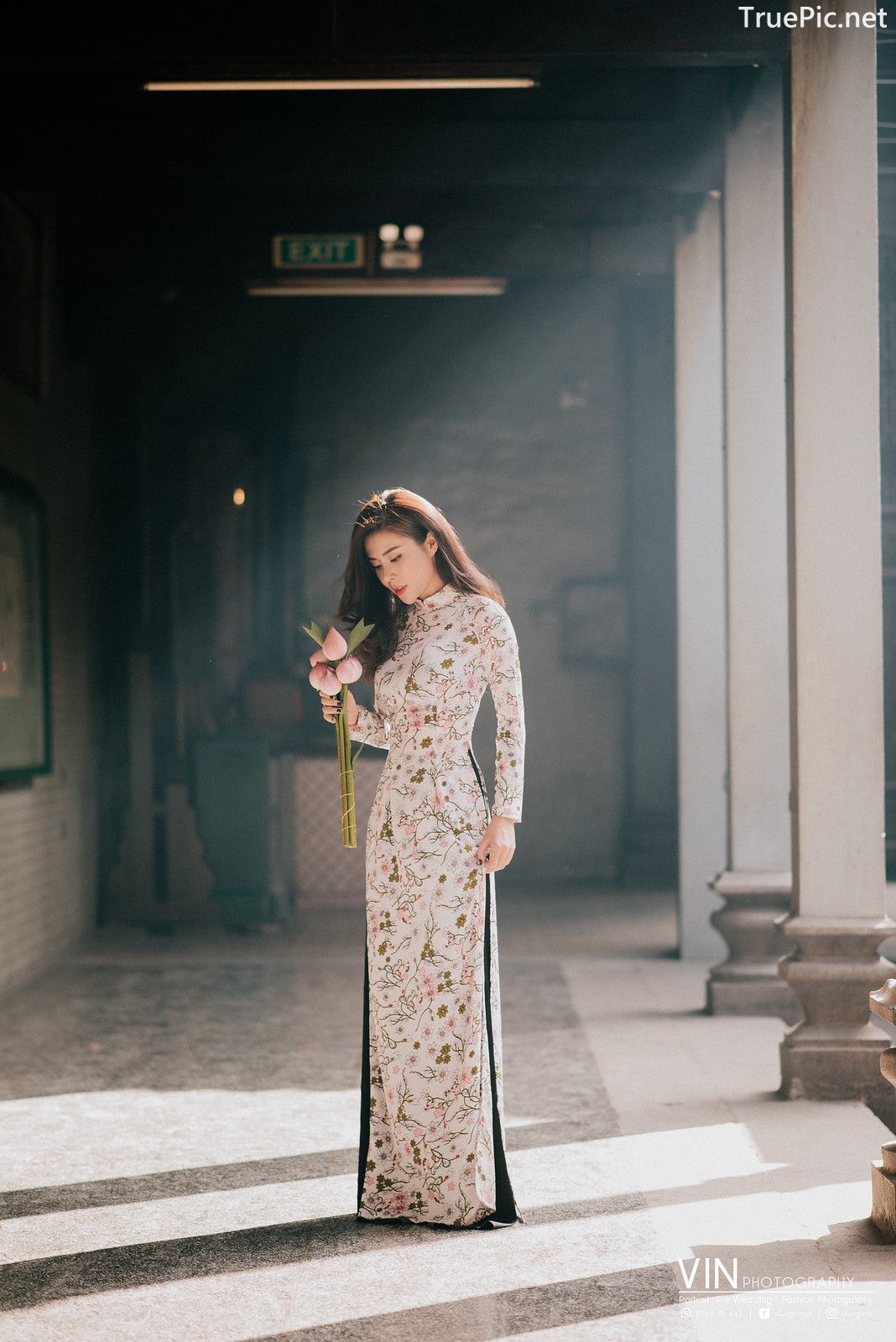 Image-Vietnamese-Beautiful-Girl-Ao-Dai-Vietnam-Traditional-Dress-by-VIN-Photo-3-TruePic.net- Picture-15