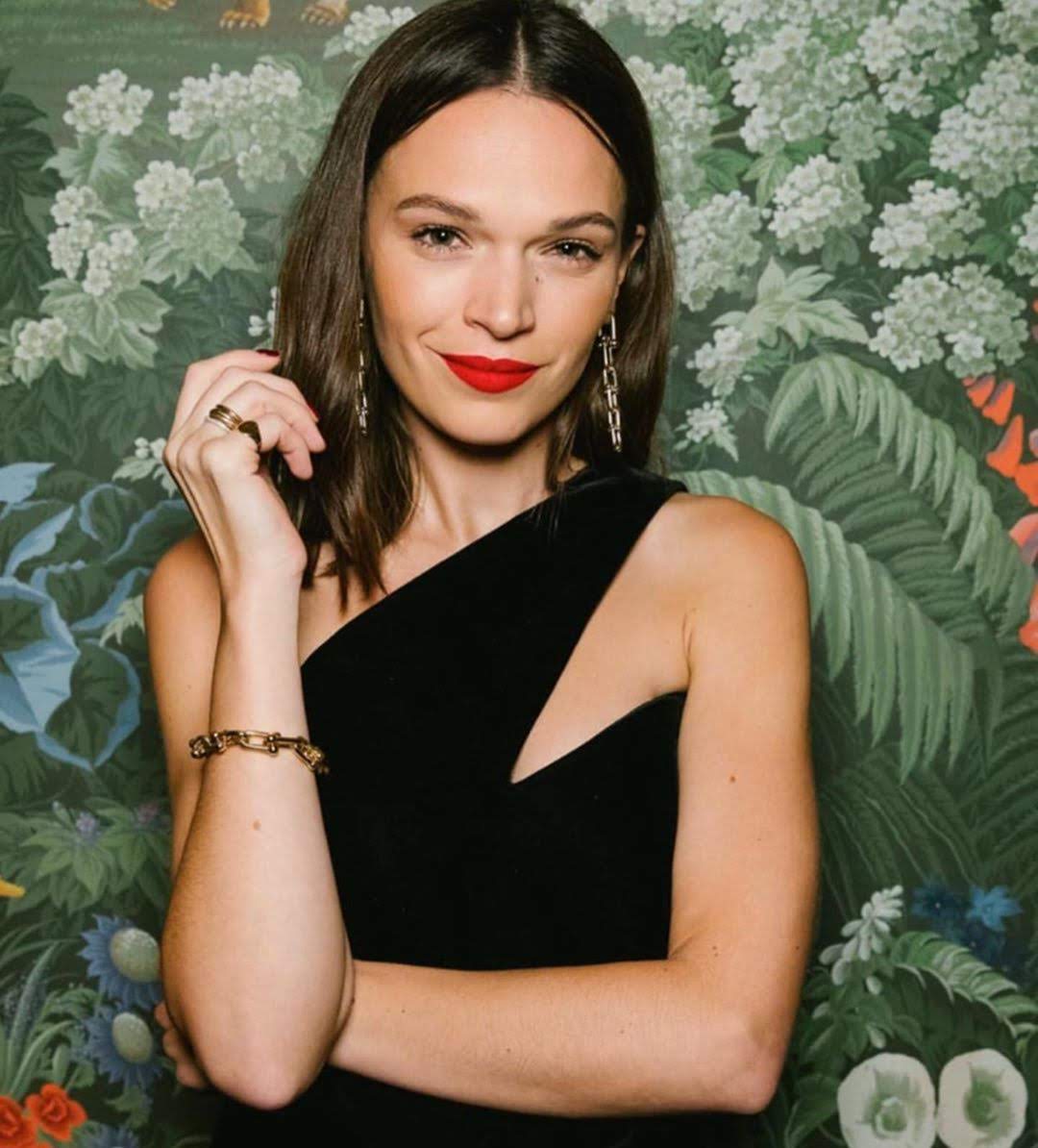 Anna Brewster - Age, Wiki, Biography, Trivia, and Photos - FilmiFeed.