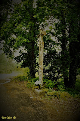 Cruceiro de O Tabolado, Louredo, Cortegada Cruceiro de O Tabolado, Louredo, Cortegada. Allí se encontró un vecino con el demonio y este le recomendó un acto de fe... de fe cristiana.