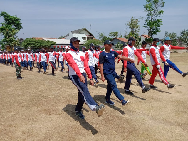 Jelang HUT RI Ke 74 Babinsa Mojorejo Masih Gencar Latih Paskibraka