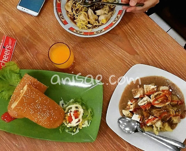 Makan-Nakam, Foodcourt Sarinah Malang