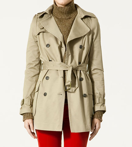 Класически тренчкот вечно модерна връхна дреха