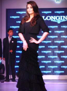 Aishwarya Rai at Launch of Longines Fashion Show 