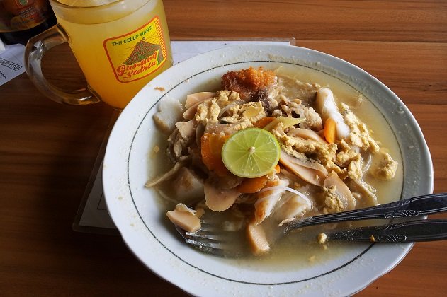 kuliner khas makanan banjarnegara: Soto Krandegan Khas Banjarnegara