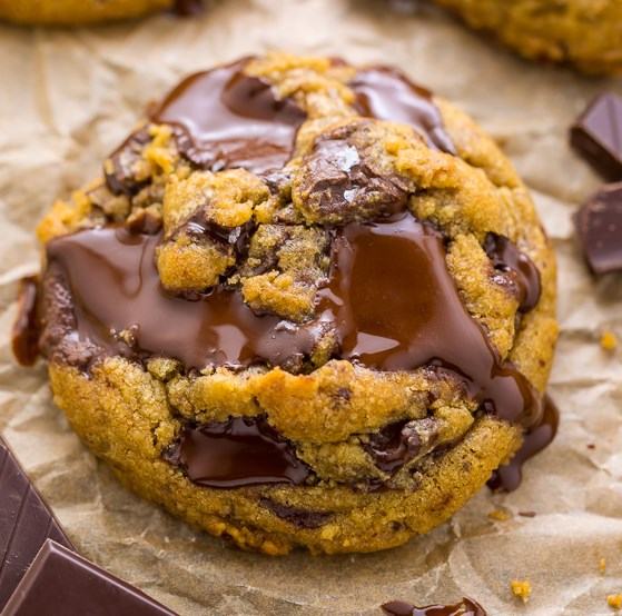 Best Ever Chocolate Chunk Cookies #desserts #gooey