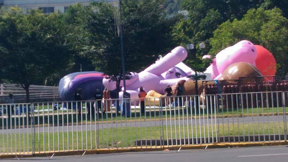 Equestria Daily - MLP Stuff!: Giant Twilight Sparkle Balloon Returns to ...