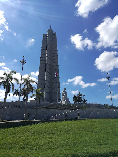 La Plaza de la Revolución, visita obligada al correr el Marabana