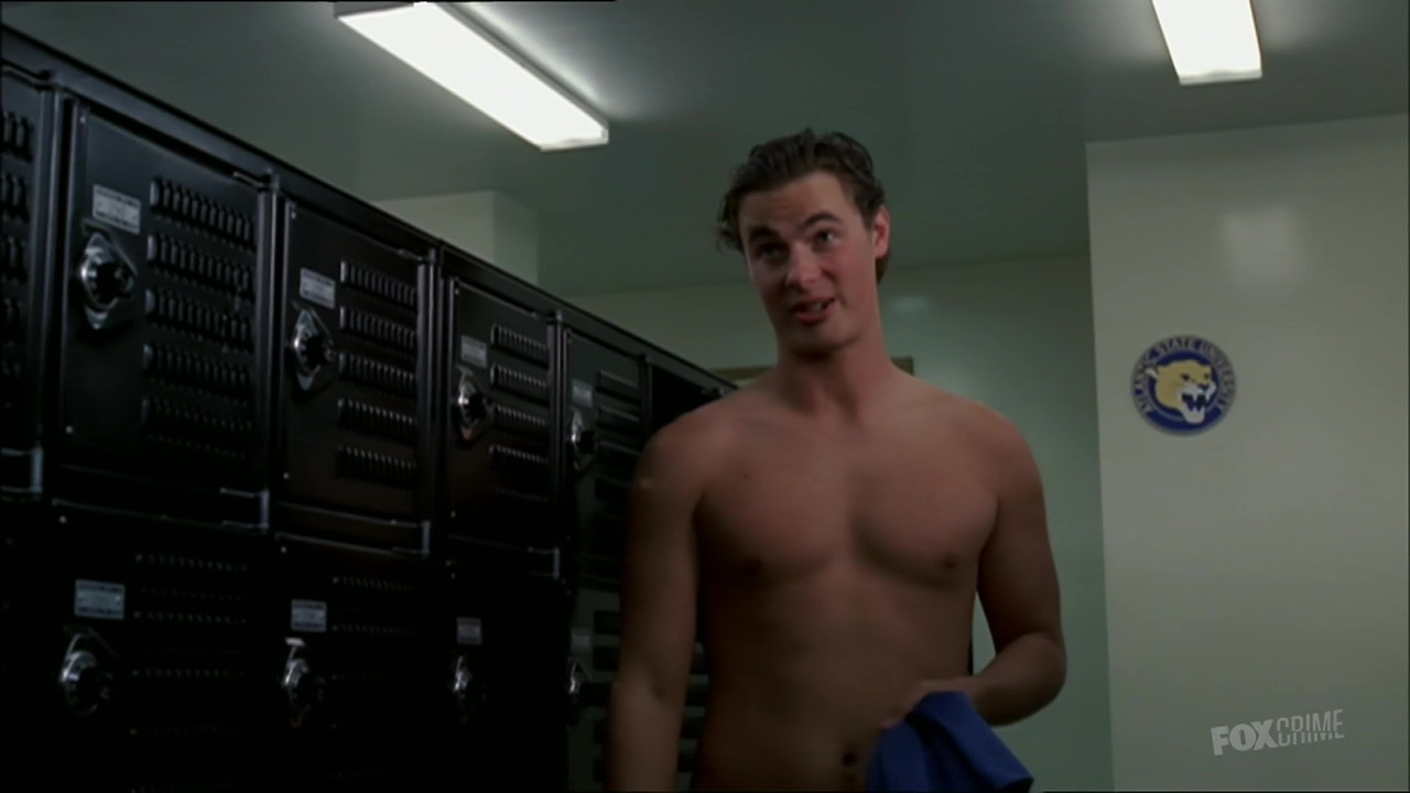 Erik von Detten and Taylor Kinney shirtless in Bones 3-11 "Player Unde...