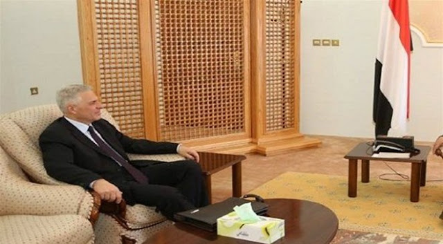 الحوثي يفاجئ السفير الروسي بمشهد صادم لم يشاهد مثله طوال مسيرته الدُبلوماسيه (صورة)