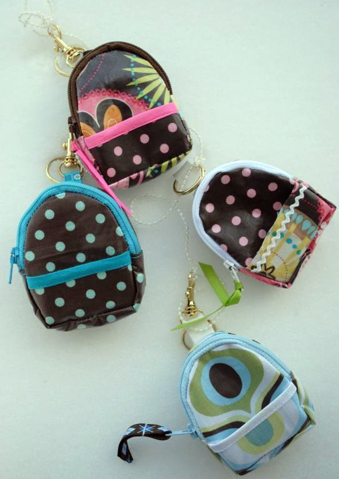 Football Keychain Bag Charm - Mini Sports Coin Purse Zipper Pouch Cute –  shopminimomo