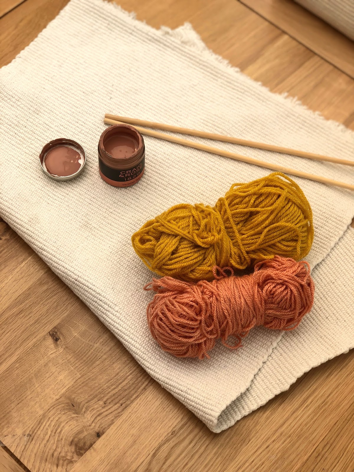 How to make a DIY wall hanging from a bath mat Dove Cottage