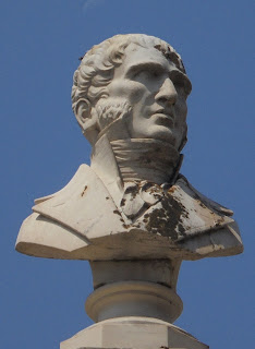 το ταφικό μνημείο του Μιχαήλ Γαλάτη στο ορθόδοξο νεκροταφείο του αγίου Γεωργίου στην Ερμούπολη